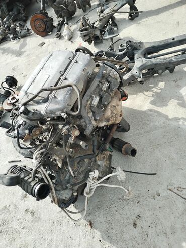 Двигатели, моторы и ГБЦ: Бензиновый мотор Honda 2005 г., 3 л — 5