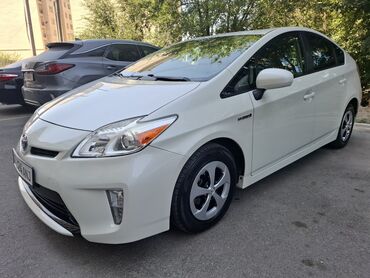 форестер 2015: Toyota Prius: 2015 г., 1.8 л, Вариатор, Гибрид, Хэтчбэк