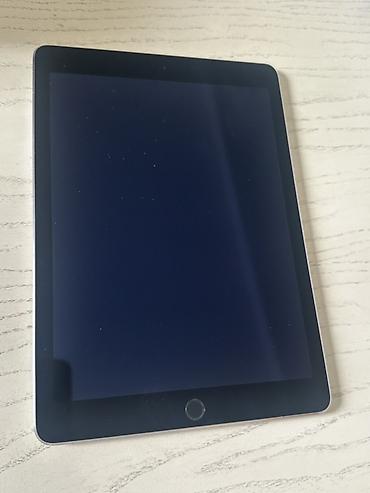 wifi sazz: Ipad Air 2 64 GB Space gray alinanan ancaq case de saxlanib — 3