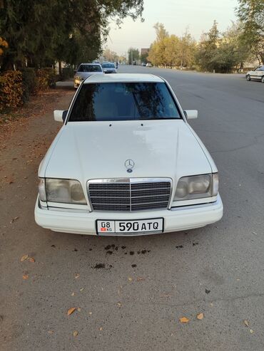 продаю в связи с переездом: Mercedes-Benz E-Class: 1995 г., 2.2 л, Бензин, Седан