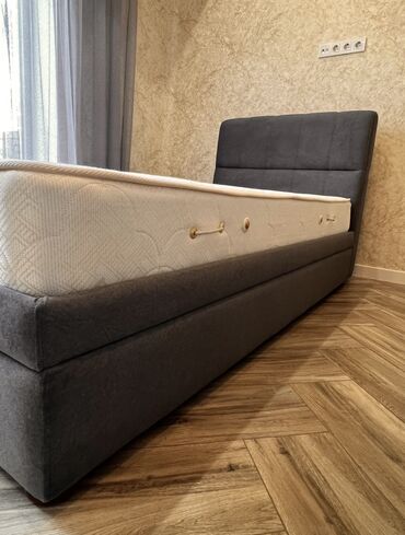 односпальные надувные матрасы: Односпальная Кровать, Новый