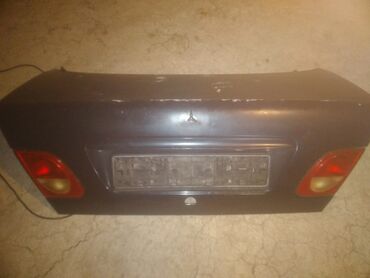 Avtomobil salonu üçün digər detallar: Mercedes-Benz E-seriyası (W210) — 7