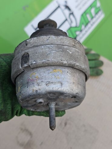 Подушки мотора: Подушка мотора Volkswagen 1998 г., Б/у, Оригинал, Германия — 8