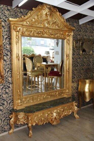 RS - Antique Mirrors: Ukrasno ogledalo sa postoljem, bogato ukrašeno detaljnim rezbarijama u — 2