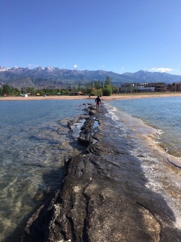 Иссык-Куль 2025: Квартира, квартира ЦО Кыргызское взморье, Бостери, Парковка, стоянка, Охраняемая территория, Бассейн — 8