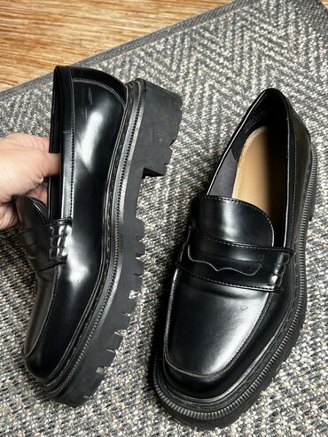 зимние мужские обувь: Продаю качественную обувь, всю заказывала со Штатов Все 38 размера