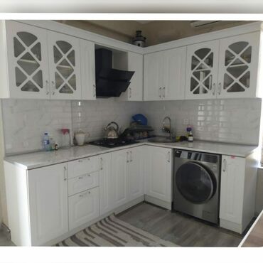 ikinci əl mətbəx mebeli: *Mətbəx mebeli TƏCİLİ satılır* ‼️ Qiymət 680₼ Ölçü 210*188 Üzerində