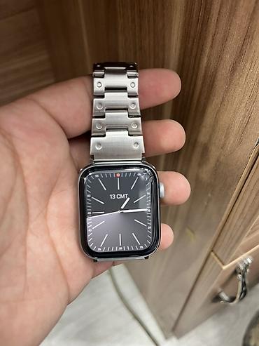 apple whatch 3: Apple Watch Series 5 (Model: A2093) – 44 mm
Pil 89% — 1