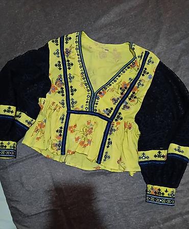 Ženska boho bluza sa vezom i čipkastim rukavima - Model: kratka bluza — 2