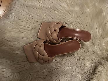 Tərliklər: Bej rəngli qadın topuqlu muller (36 ölçü) - Rəng: açıq bej/nude - — 1