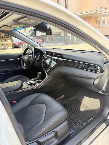 лексия машина: Toyota Camry: 2020 г., 2.5 л, Автомат, Гибрид, Седан — 5