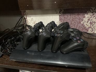 продам сони плейстейшен 4: PlayStation 3 в хорошем состоянии в комплекте 4 жостика срочно