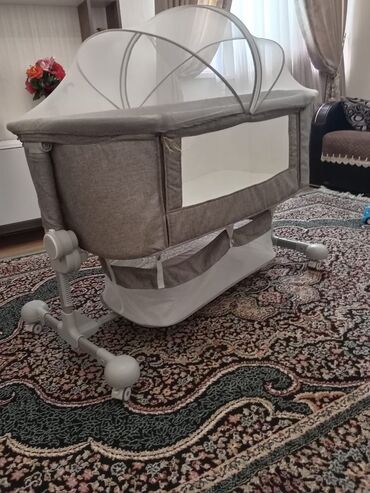 Gəzinti arabaları: Oğlan və qız üçün, Beşik