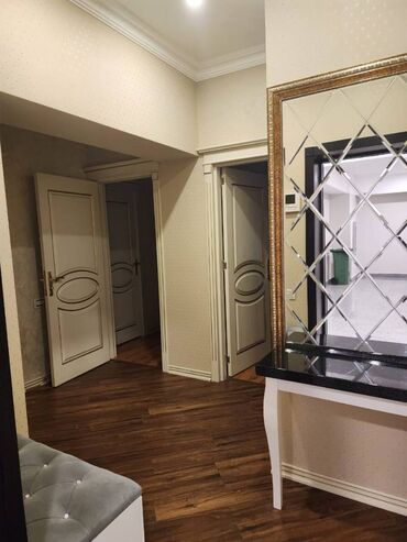 Uzunmüddətli kirayə mənzillər: Xetai metrosu Park Azure-da mənzil kirayə verilir. Mərtəbə 21/7. Ümumi — 9