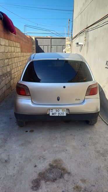 toyota plus c: Toyota Vitz: 1 l | 1999 il Hetçbek