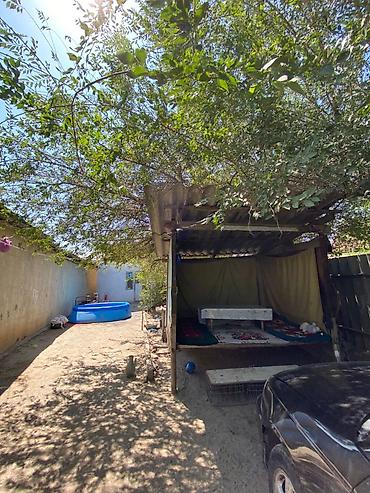 Продажа коттеджей и домов: Полдома с двором и входом с улицы через калитку и распашные ворота из — 5