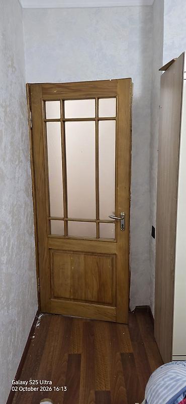 Şüşəli taxta otaq qapısı 3 ədəd qapidi, sökülür, yenisini quraşdirmaq