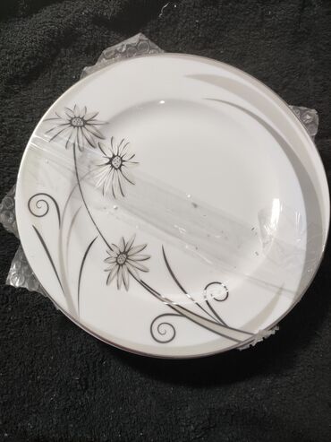 Наборы посуды: Продаю новый столово-чайный сервиз на 6 персон. Произведен в Иране на — 10