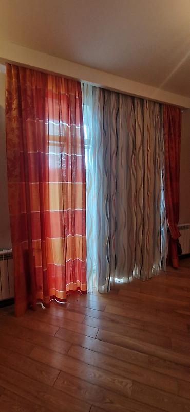 gunluk perde: Pərdə dəsti ( dekor + tül + günlük) 2 hissẹdən ibarətdir. - Karniz — 1
