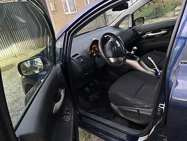 ml 163: Toyota Auris: 2009 г., 1.6 л, Механика, Бензин, Хэтчбэк — 10