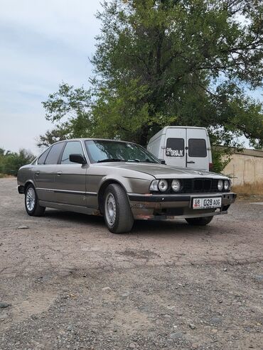 9 машина: BMW 5 series: 1990 г., 2.5 л, Механика, Бензин, Седан