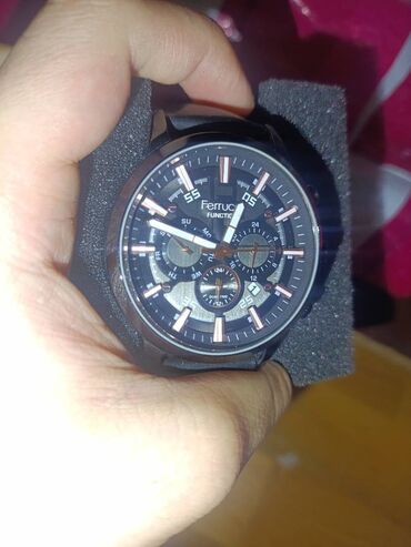 Qol saatları: 140 manata alınıb, təcili pula ehtiyac olduğu üçün 55 manata satılır — 2