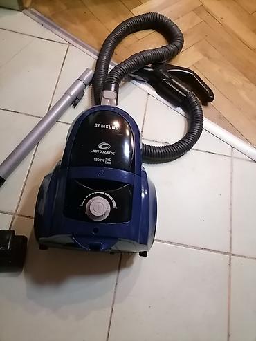 fiksna: Usisivač SAMSUNG do 1800w bez kese ispravan. Dobar 
 Mirjevo — 5