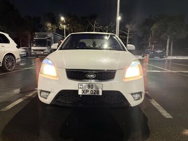 mt 09 qiymeti: Kia Rio: 1.6 l | 2010 il Sedan