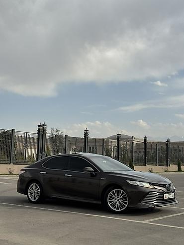 сиденя голф 3: Toyota Camry: 2018 г., 2.5 л, Автомат, Гибрид, Седан — 6