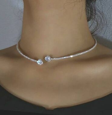 reflective top coat: Choker, Material: Cubic zirconia