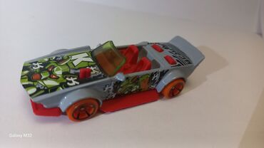 Игрушки: Продаю машинки хот вилс ( на обороте написано). покупаете первые 4 at lalafo.kg — 4 Игрушки: Продаю машинки хот вилс ( на обороте написано). покупаете первые 4 — 4