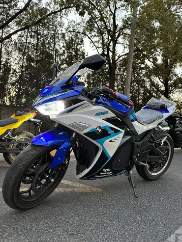 Мотоциклы: Продаю Электро байк.Сделан под BMW.72V80A.3000V.Зарядки хватает на 80