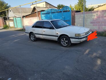 авто аврийном состоянии: Mazda 626: 1989 г., 0.2 л, Механика, Бензин, Седан