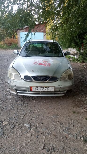 Daewoo: Daewoo Nubira: 1.6 л, Механика, Бензин, Седан