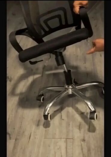 вешалка для верхней: С колесиками, Рукояти не регулируются