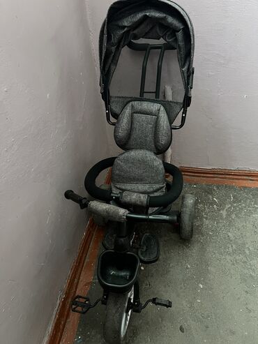 детиский коляска: Коляска, цвет - Серый, Б/у
