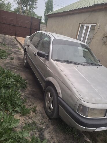 продажа nissan primera: Volkswagen Passat: 1988 г., 1.8 л, Механика, Бензин, Седан