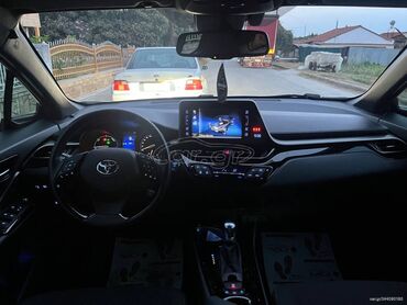 Toyota: Toyota C-HR: 1.8 l. | 2019 έ. SUV/4x4 — 9
