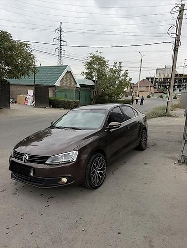 машина бугати: Volkswagen Jetta: 2014 г., 1.4 л, Автомат, Бензин, Седан — 1