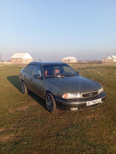 Daewoo: Daewoo Nexia: 2000 г., 1.5 л, Механика, Бензин, Седан