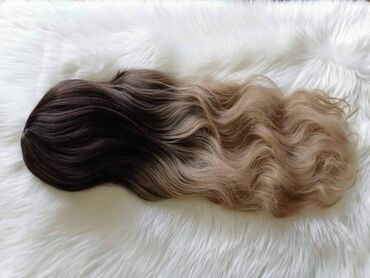 Perike i klipse: Perike
Cena 3200din — 6