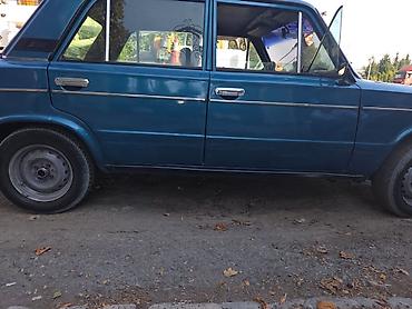 ваза: VAZ 2106 sedan – mavi rəng, klassik kuzov dizaynı ilə. Xüsusiyyətlər — 4