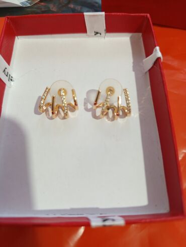 Kəmərlər: Qızılı rəngdə, daşlı qadın sırğası - Model: qulağı qismən qucaqlayan U — 13