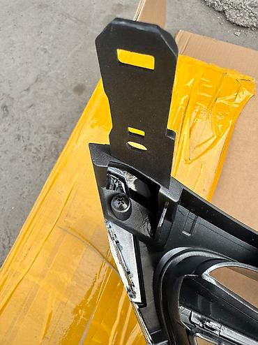 Решетки радиатора: Решетка радиатора Lexus Новый, Аналог — 12