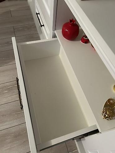 əntiq mebel: Ağ rəngli TV stendi / media konsolu - Klassik-modern dizayn: ağ — 3