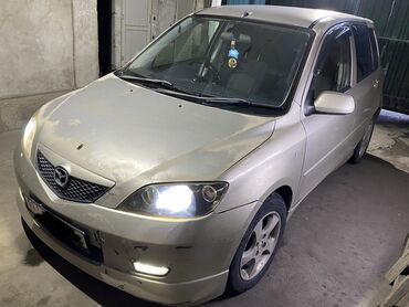 Mazda: Mazda Demio: 2003 г., 1.5 л, Типтроник, Бензин, Седан