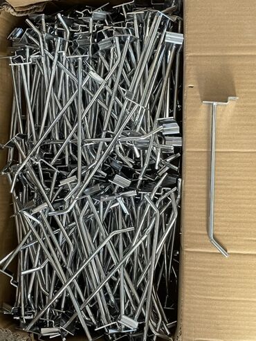 Bıçaqlar: Bu metal pegboard qarmaqları müxtəlif əşyaları səliqəli şəkildə asmaq