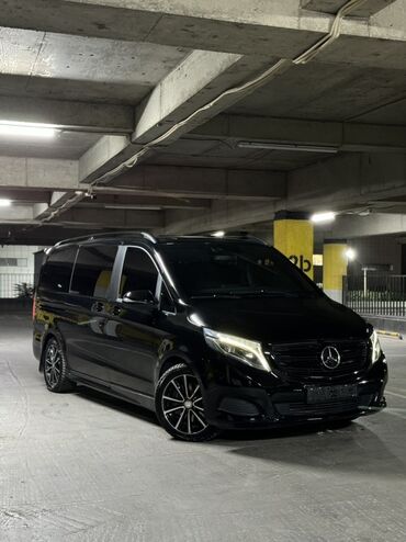 машины за 6000 долларов: Элегантный минивэн Mercedes-Benz V-Класс черного цвета с динамичным