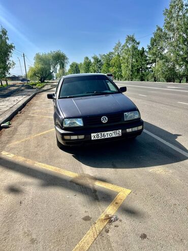 Volkswagen: Volkswagen Vento: 1993 г., 1.8 л, Механика, Бензин