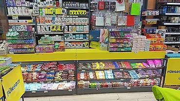 Kassa stolları: Laminat kassa satilir. Az islenib, qarsisinda polkasida var. tecili — 2